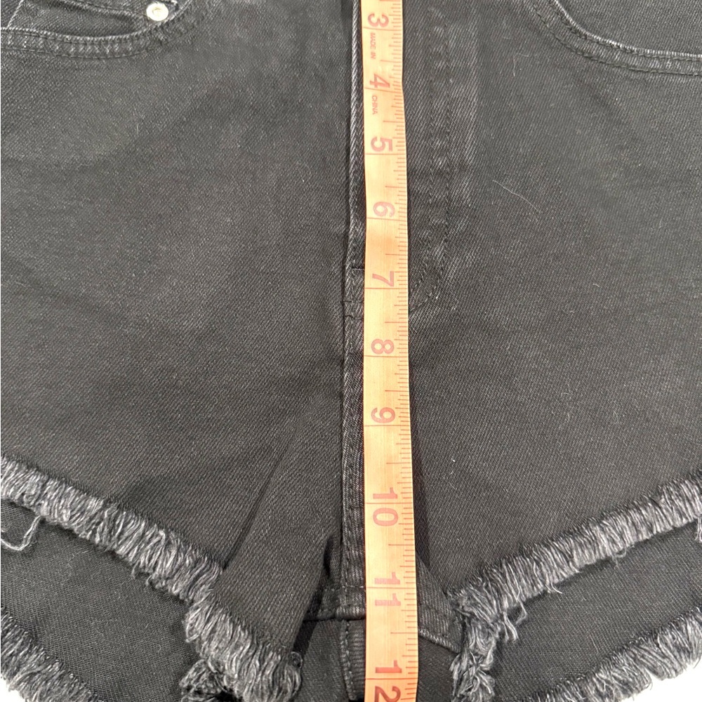 Zara woman Black Frayed Denim high waisted short.Size USA 02 - Picture 9 of 10